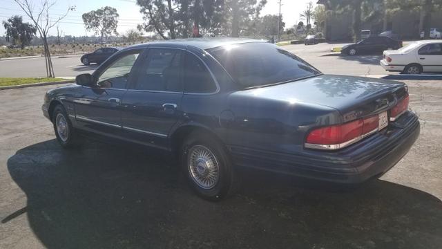1997 Ford Crown Victoria photo