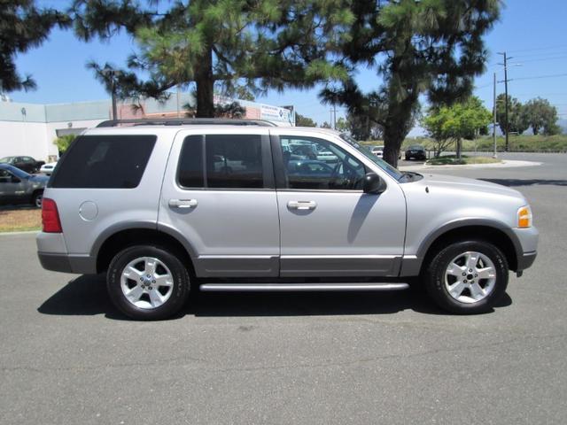 Ford Explorer Vehicle Full-screen Gallery Image 07