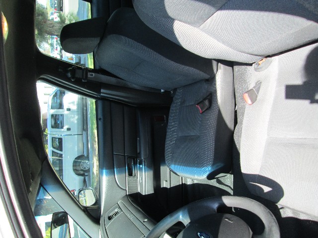 Ford Crown Victoria Vehicle Full-screen Gallery Image 09