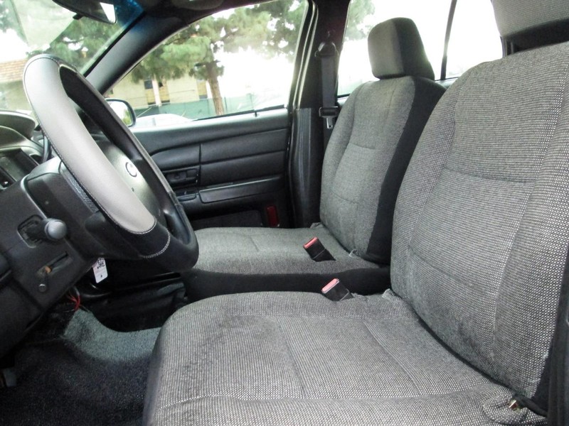 Ford Crown Victoria Vehicle Full-screen Gallery Image 09