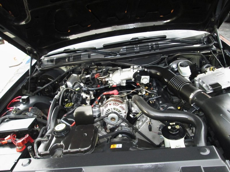 Ford Crown Victoria Vehicle Full-screen Gallery Image 12