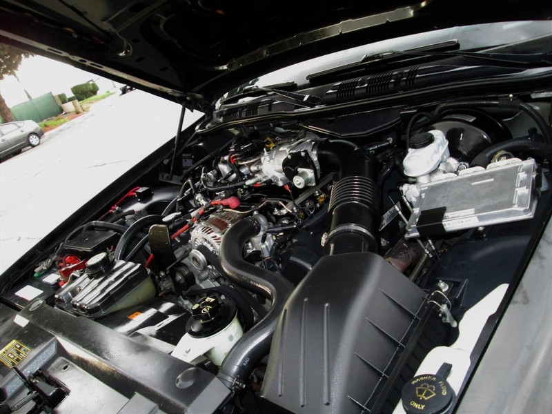 Ford Crown Victoria Vehicle Full-screen Gallery Image 13