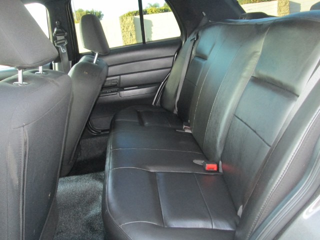 Ford Crown Victoria Vehicle Full-screen Gallery Image 10