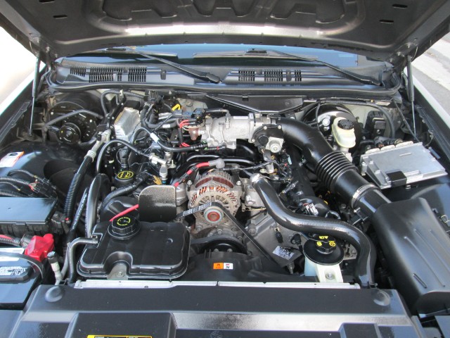 Ford Crown Victoria Vehicle Full-screen Gallery Image 14