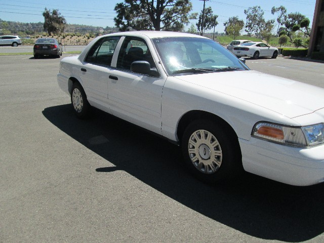 2004 Ford Crown Victoria CNG photo