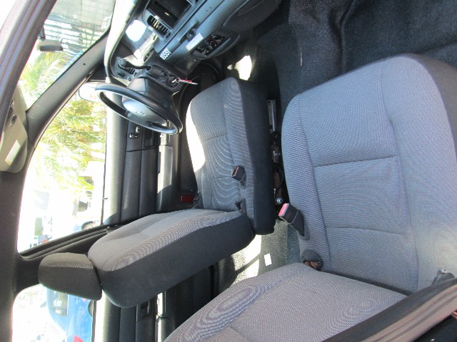 Ford Crown Victoria Vehicle Full-screen Gallery Image 08