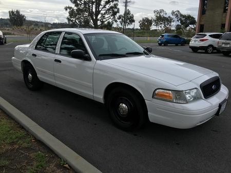 Ford Crown Victoria Vehicle Full-screen Gallery Image 04