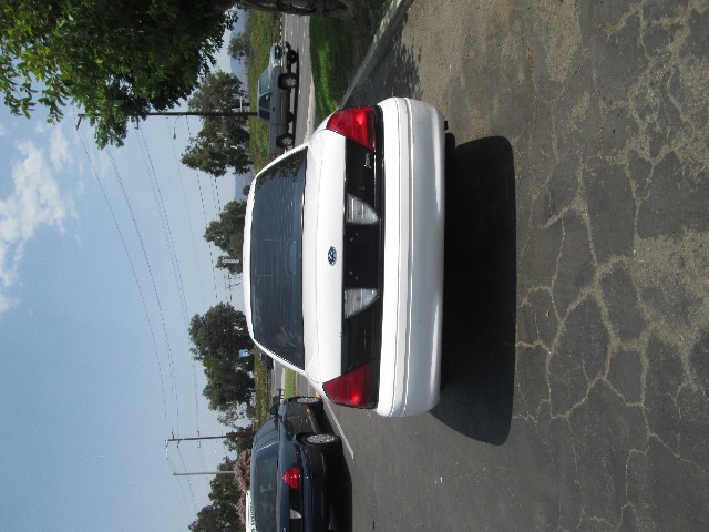 Ford Crown Victoria Vehicle Full-screen Gallery Image 05