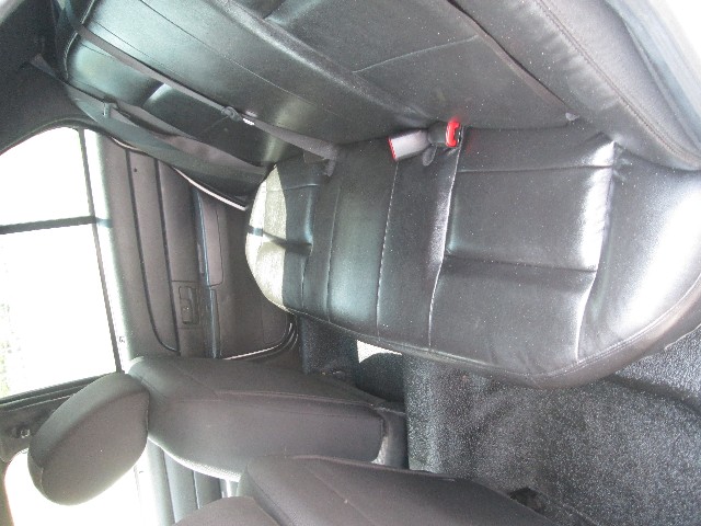 Ford Crown Victoria Vehicle Full-screen Gallery Image 09