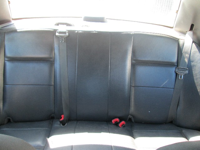 Ford Crown Victoria Vehicle Full-screen Gallery Image 08