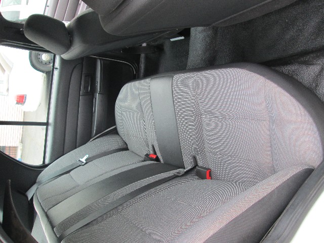 Ford Crown Victoria Vehicle Full-screen Gallery Image 09