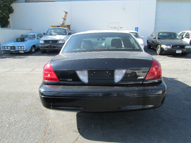 Ford Crown Victoria Vehicle Full-screen Gallery Image 06