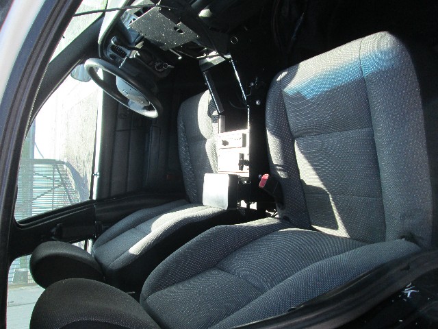 Ford Crown Victoria Vehicle Full-screen Gallery Image 11