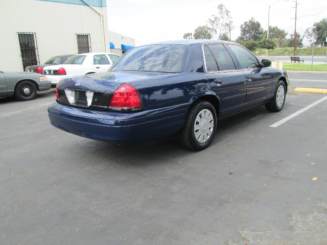 Ford Crown Victoria Vehicle Full-screen Gallery Image 06