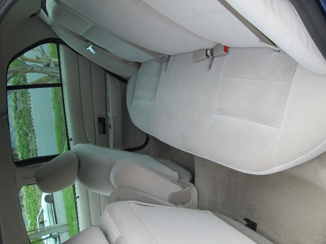 Ford Crown Victoria Vehicle Full-screen Gallery Image 10