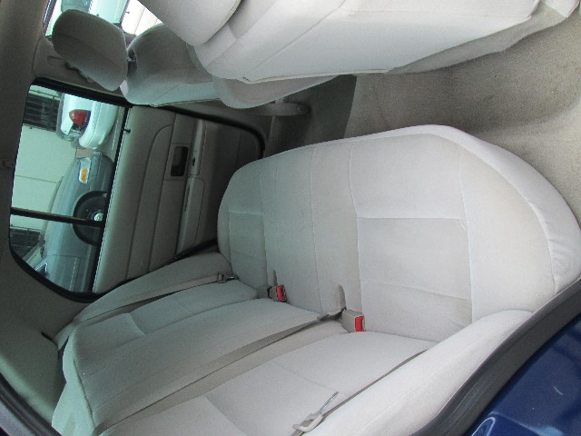 Ford Crown Victoria Vehicle Full-screen Gallery Image 11