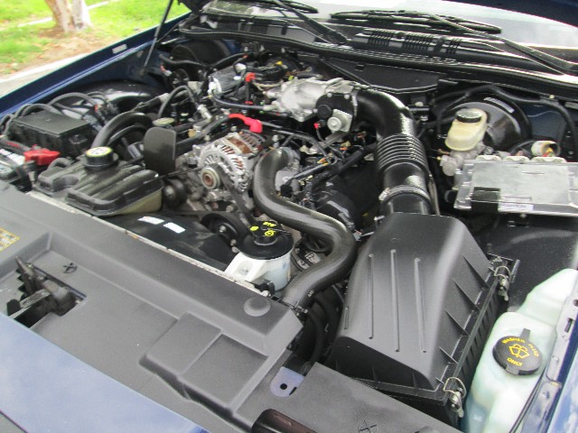 Ford Crown Victoria Vehicle Full-screen Gallery Image 15