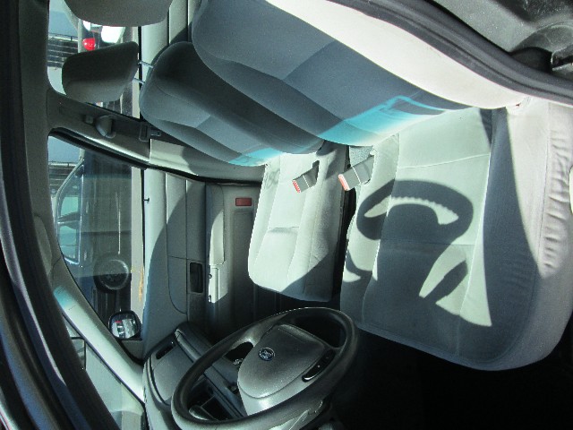 Ford Crown Victoria Vehicle Full-screen Gallery Image 09