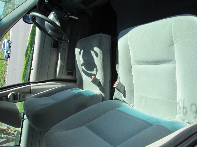 Ford Crown Victoria Vehicle Full-screen Gallery Image 12