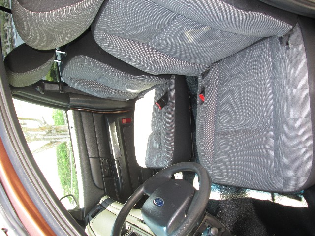 Ford Crown Victoria Vehicle Full-screen Gallery Image 09