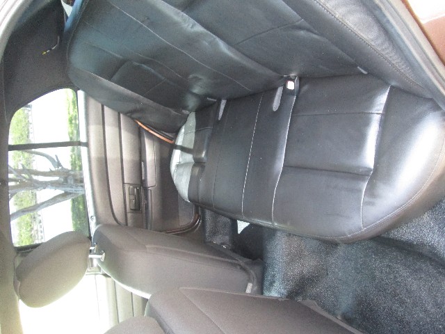 Ford Crown Victoria Vehicle Full-screen Gallery Image 10