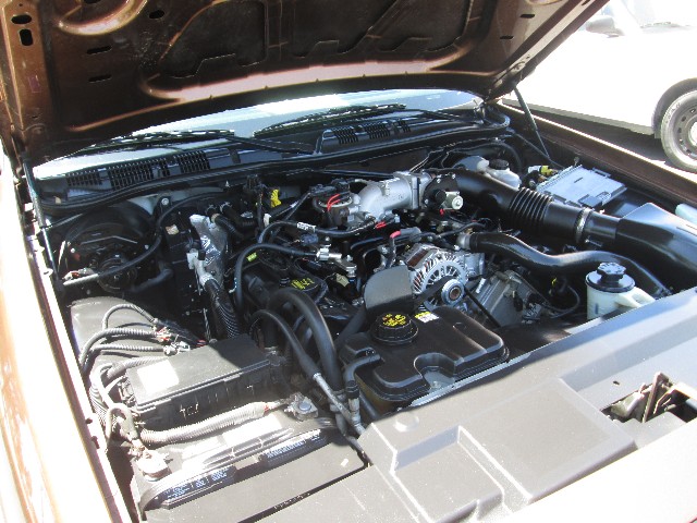 Ford Crown Victoria Vehicle Full-screen Gallery Image 13