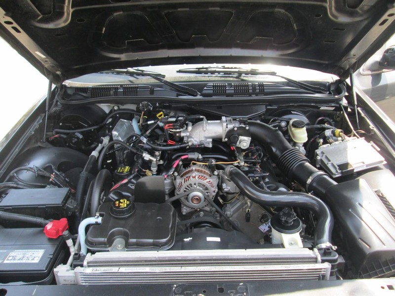 Ford Crown Victoria Vehicle Full-screen Gallery Image 13