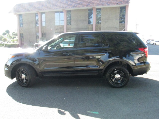 Ford Explorer Vehicle Full-screen Gallery Image 04