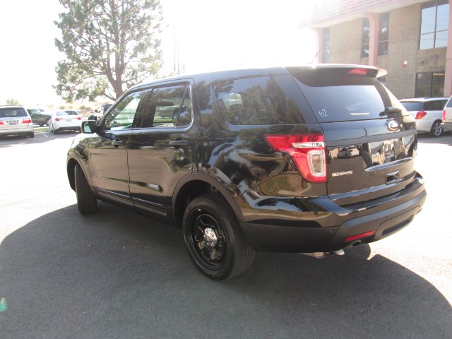 Ford Explorer Vehicle Full-screen Gallery Image 05