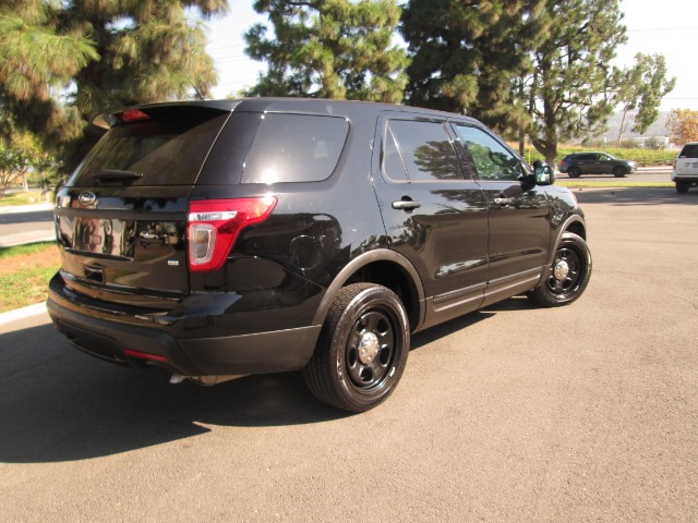 Ford Explorer Vehicle Full-screen Gallery Image 07