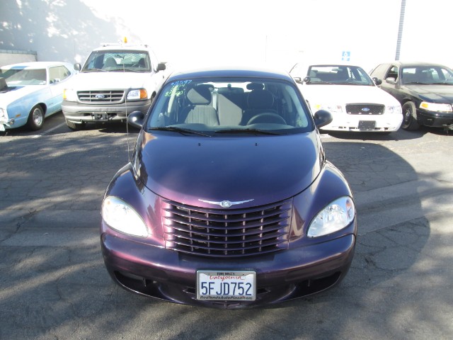 Chrysler PT Cruiser Vehicle Full-screen Gallery Image 02