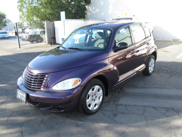 Chrysler PT Cruiser Vehicle Full-screen Gallery Image 03