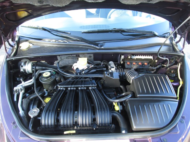 Chrysler PT Cruiser Vehicle Full-screen Gallery Image 12