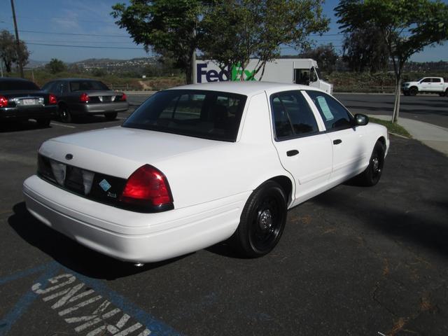 2010 Ford Crown Victoria Commercial Base SWB photo