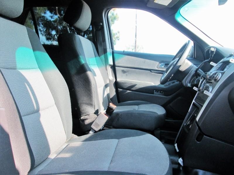 Ford Explorer Vehicle Full-screen Gallery Image 09