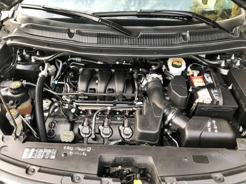 Ford Explorer Vehicle Full-screen Gallery Image 14