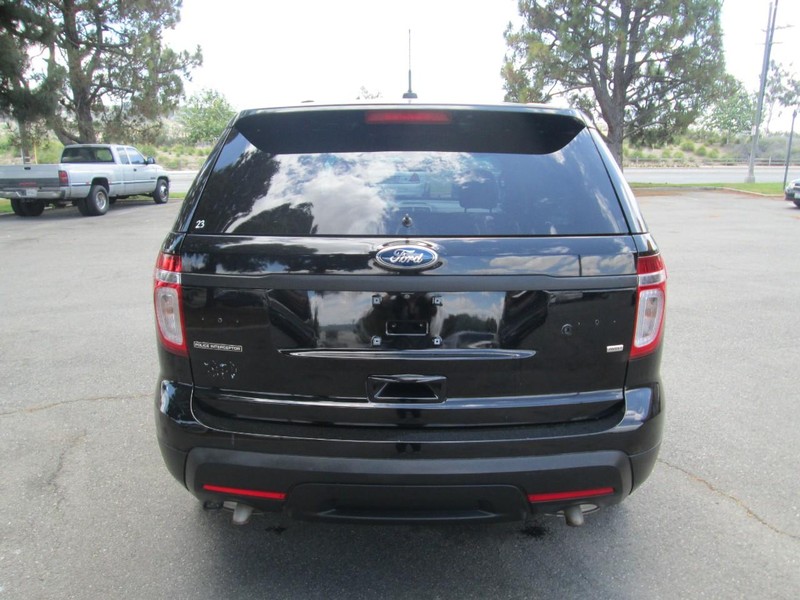 Ford Explorer Vehicle Full-screen Gallery Image 05