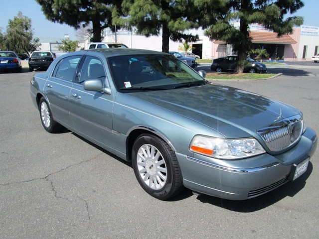 2005 Lincoln Town Car Signature Limited at Wild Rose Motors - PoliceInterceptors.info in Anaheim CA