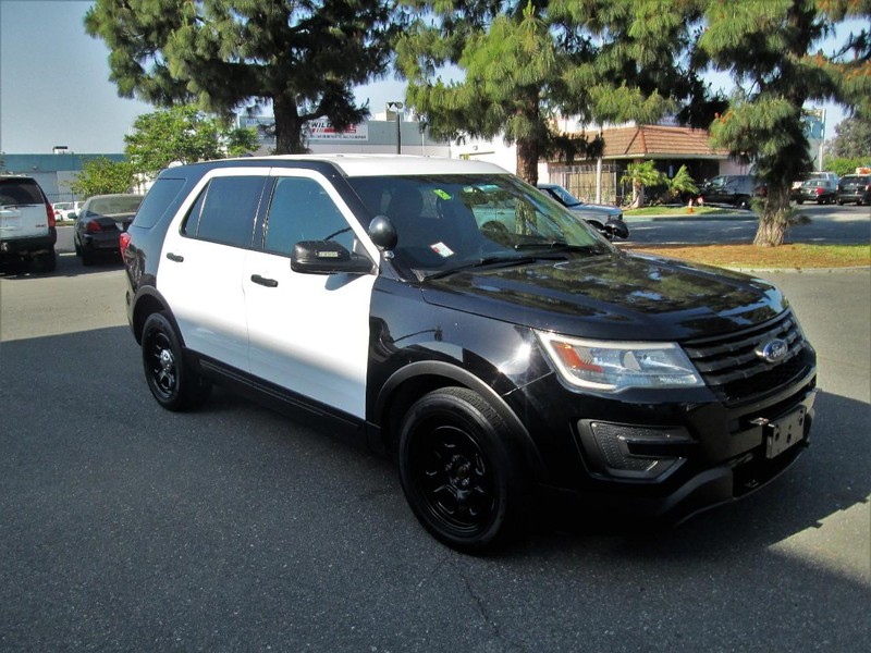 Ford Explorer Vehicle Full-screen Gallery Image 08