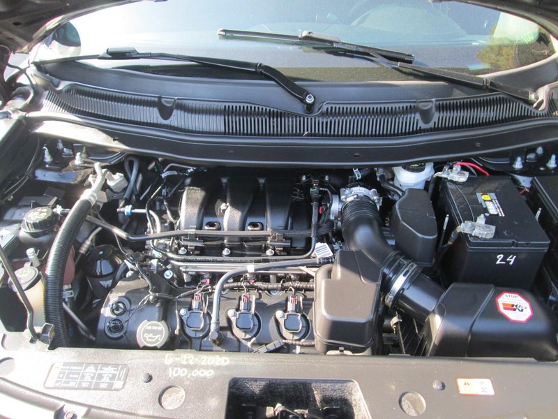 Ford Explorer Vehicle Full-screen Gallery Image 13