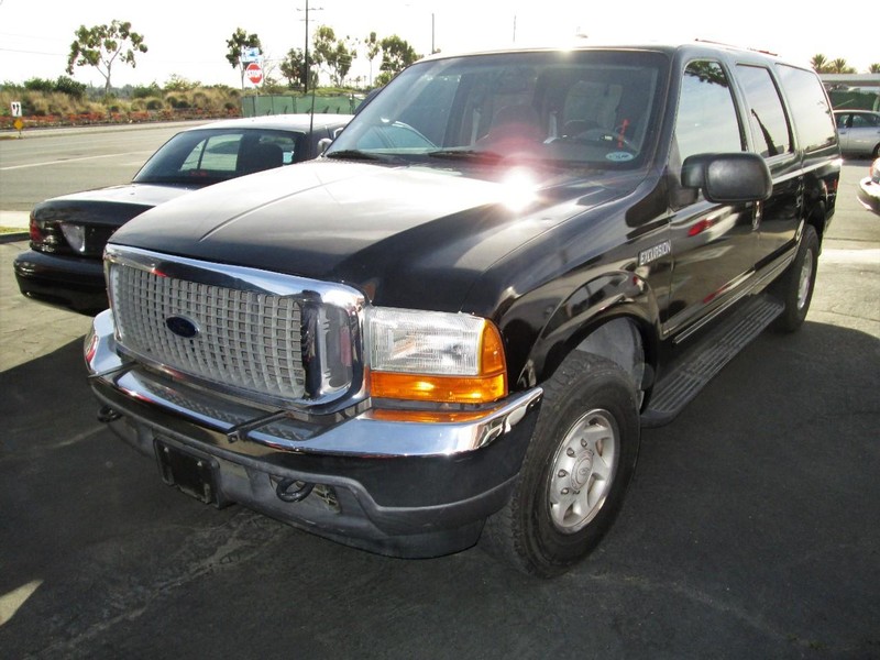 The 2000 Ford Excursion XLT photos