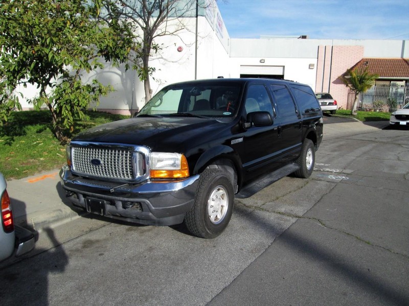 2000 Ford Excursion XLT photo