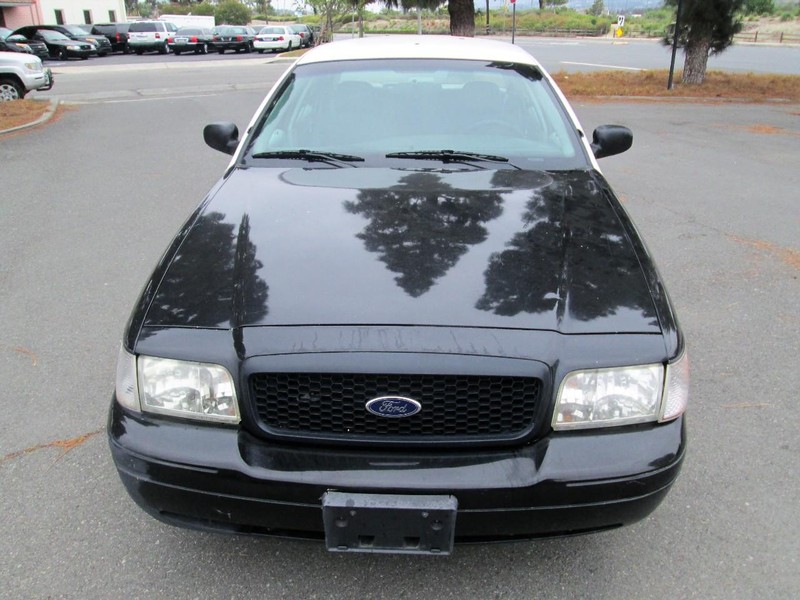Ford Crown Victoria Vehicle Full-screen Gallery Image 02