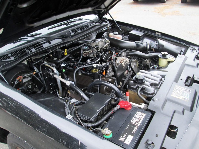 Ford Crown Victoria Vehicle Full-screen Gallery Image 14