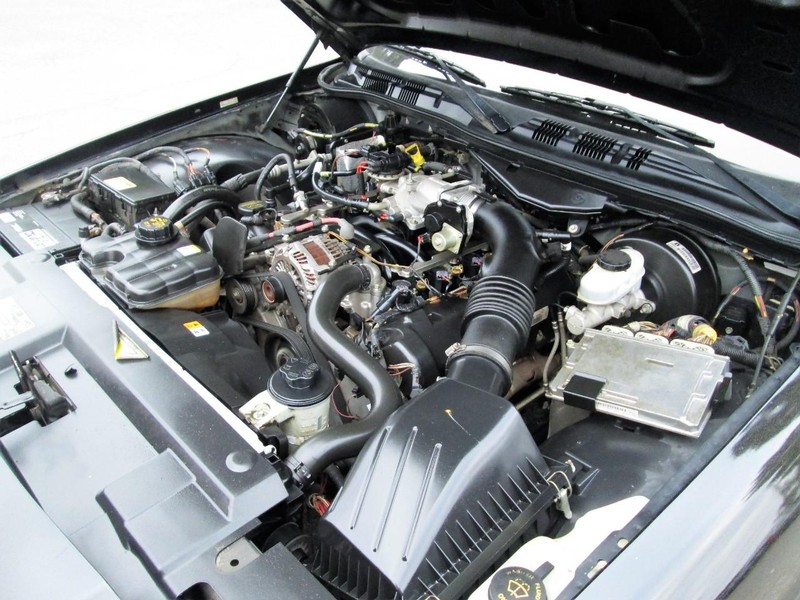 Ford Crown Victoria Vehicle Full-screen Gallery Image 14