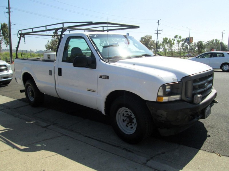 Ford Super Duty F-350 SRW Vehicle Full-screen Gallery Image 11