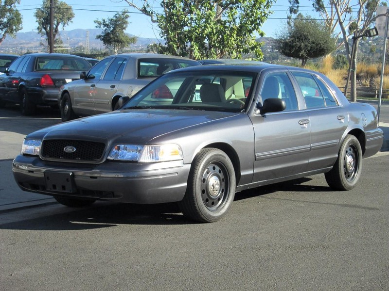 Ford Crown Victoria Vehicle Full-screen Gallery Image 05