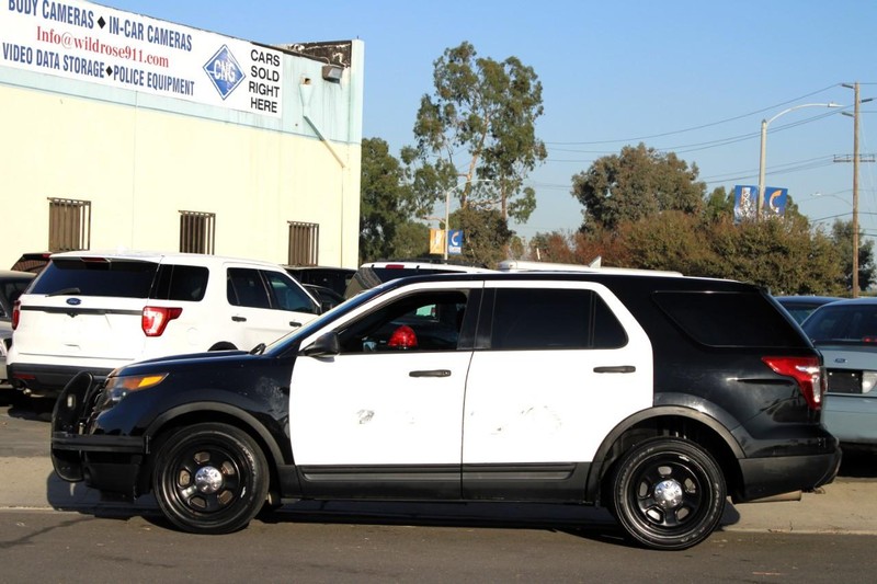 Ford Explorer Vehicle Full-screen Gallery Image 06
