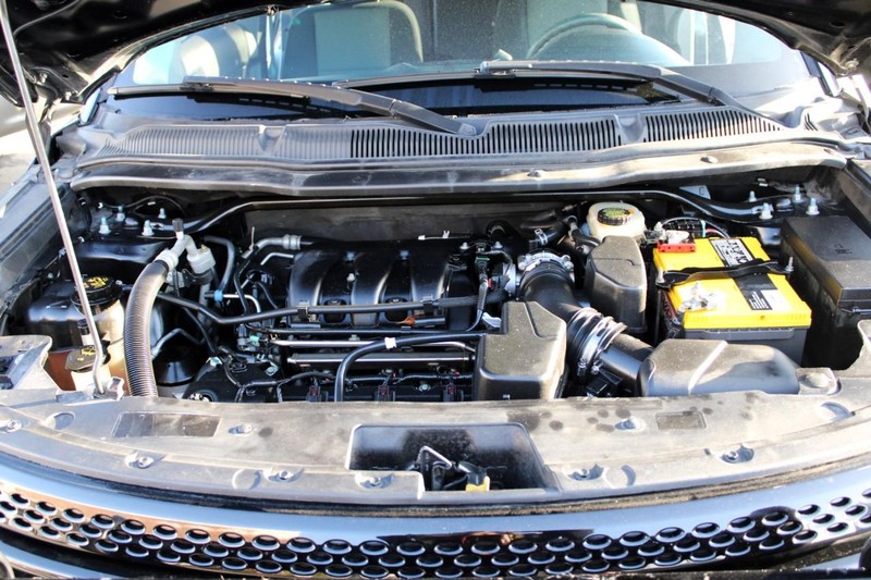 Ford Explorer Vehicle Full-screen Gallery Image 15