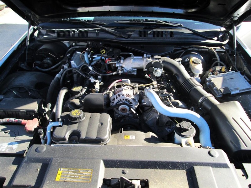 Ford Crown Victoria Vehicle Full-screen Gallery Image 18